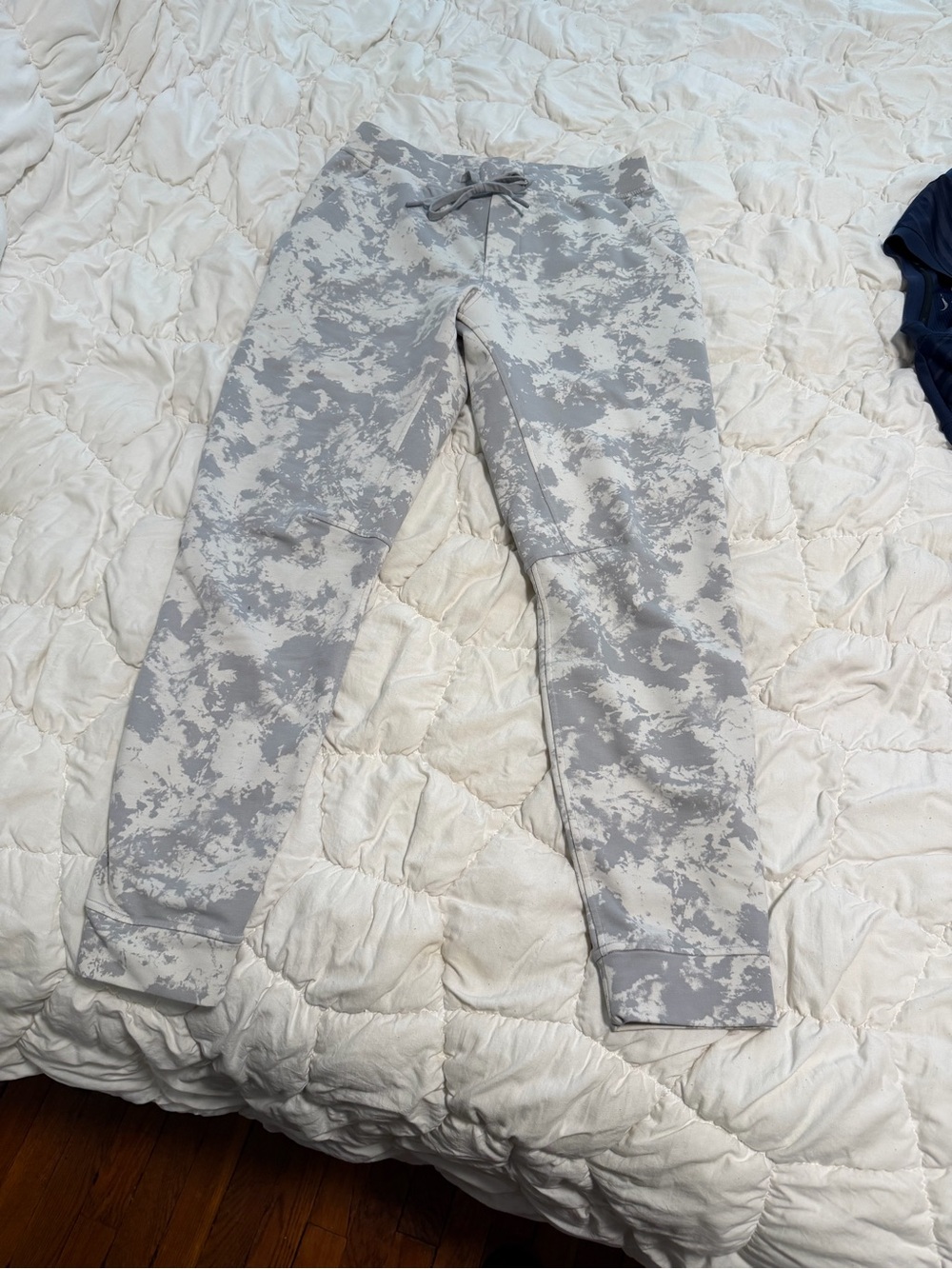 Mens lululemon joggers S